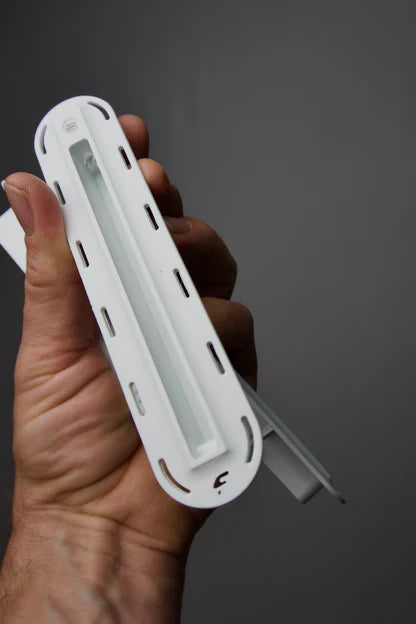 Futures Finplug finbox vinbox future white noordzee boardstore surfboard repairs surf reparatie kitesurf foil wing epoxy carbon polyster shaper 