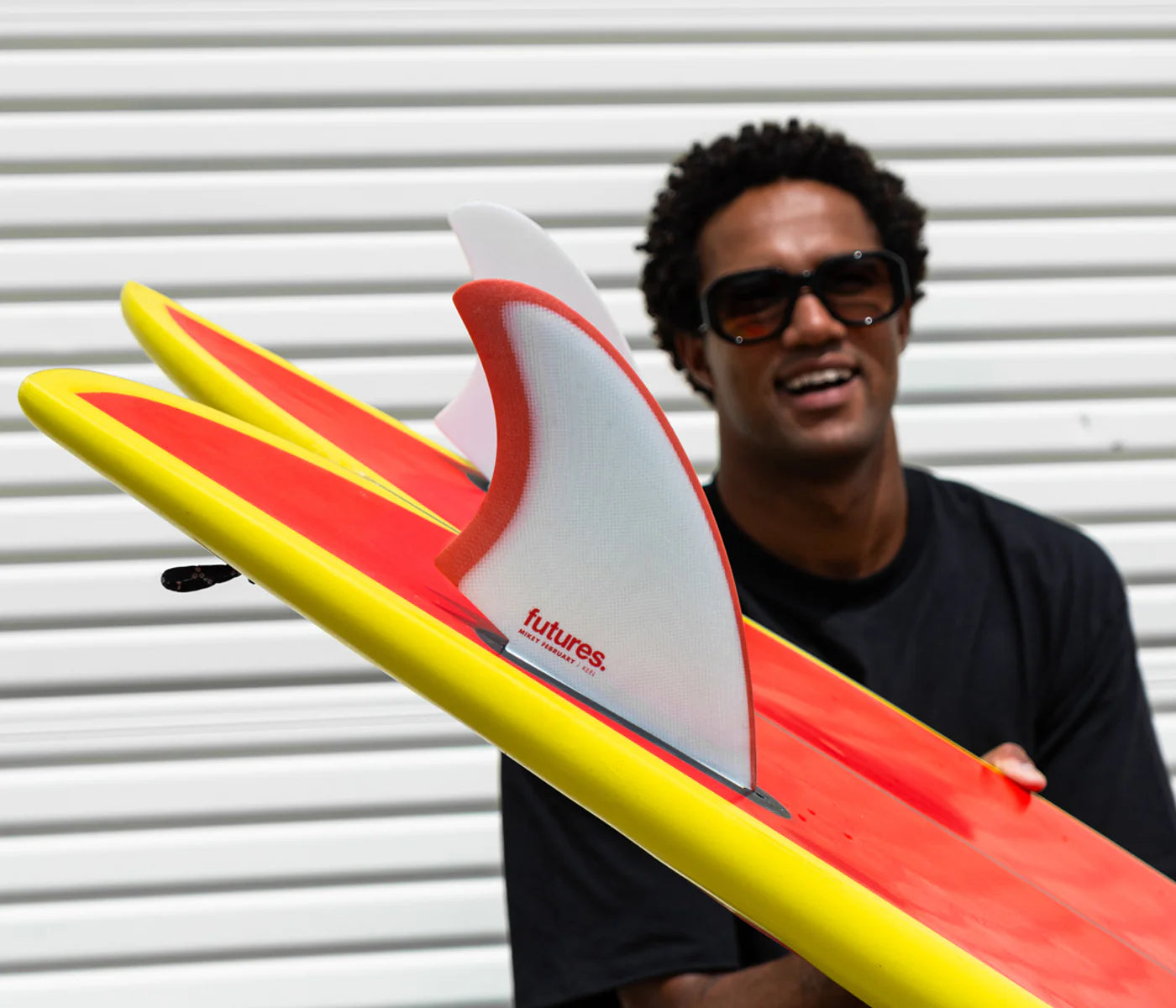 Mikey Feb keel twin surf scheveningen noordzee performance fish cabreton supersuck barrel time pipe line john john florence hanalei harry trestles point break hawaii surfen kan je leren