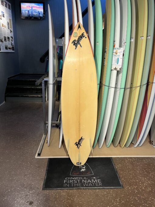 Used Byrne Surfboards 5'11 incl glassed in fins - Image 2