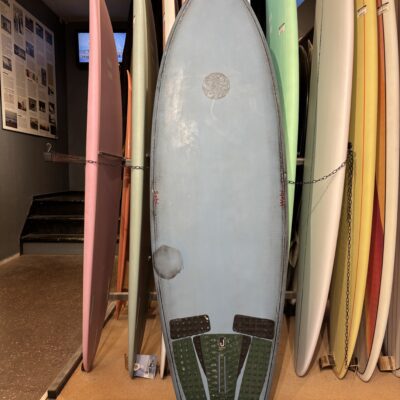 Used board – 5'10 - 38L